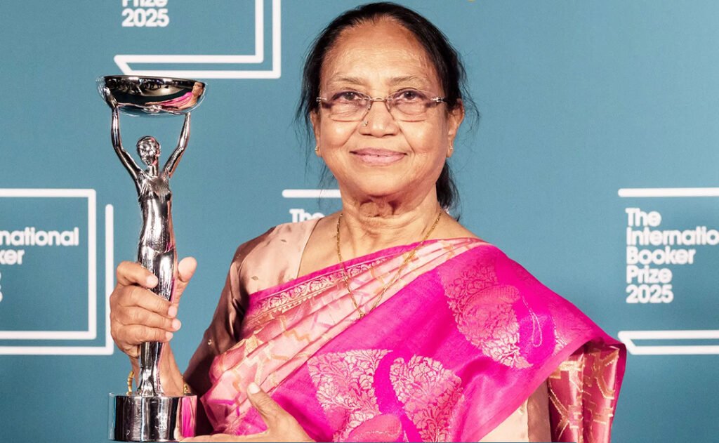 Banu Mushtaq holding the International Booker Prize.